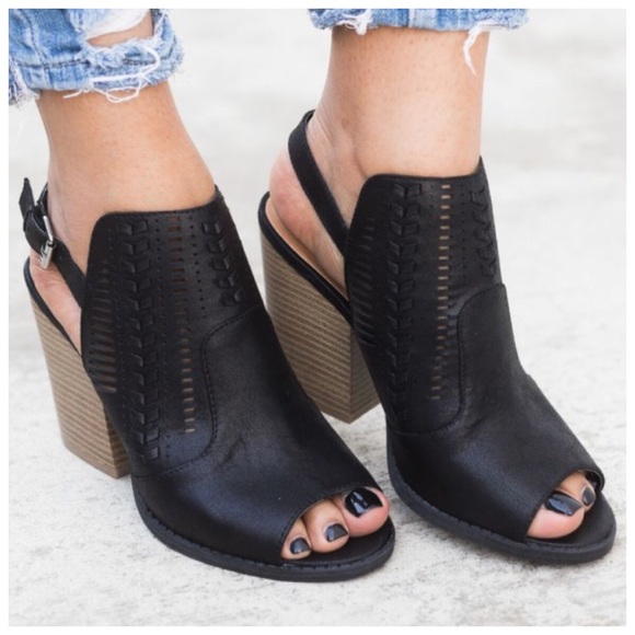 CLEARANCE✨ New black sling back peep toe bootie - Picture 2 of 3